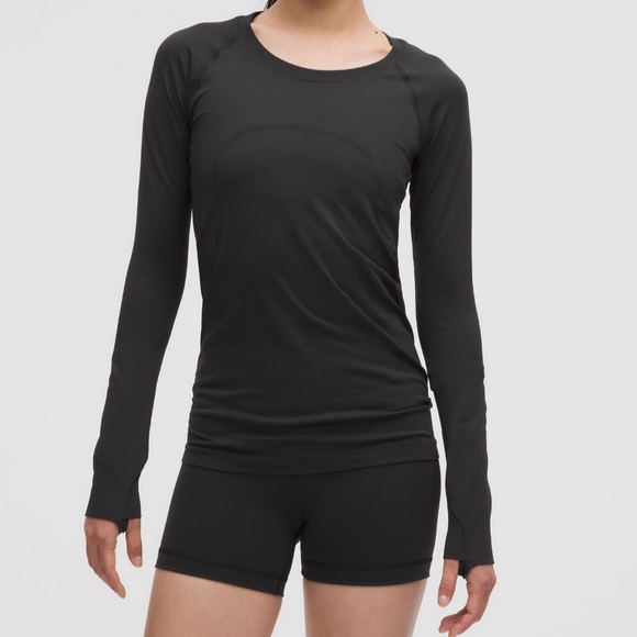 Black Lululemon swiftly tee - Picture 1 of 7